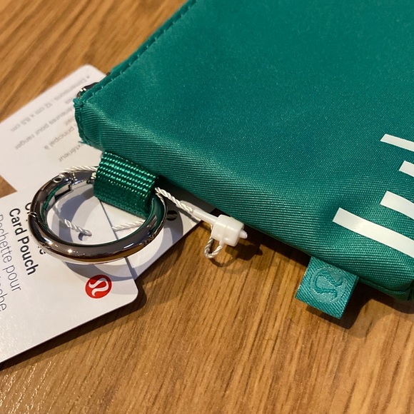 ❤️ Lululemon Clippable Card Pouch NWT - Picture 9 of 13